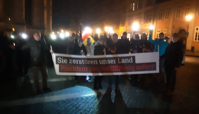 Transparent mit der Hauptforderung der M&uuml;hlh&auml;user Demonstranten  (Foto: H.Kuhnert)
