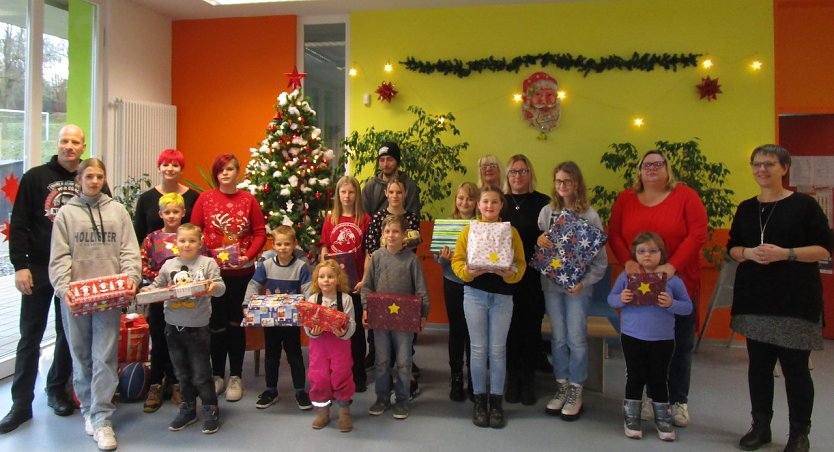 Weihnachtsfeier im Freizeitzentrum (Foto: FZ Artern) Weihnachtsfeier im Freizeitzentrum (Foto: FZ Artern)