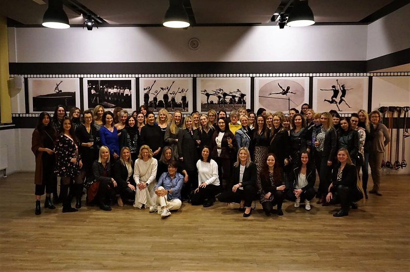 Gruppenbild vom 1. Abend f&uuml;r Unternehmerinnen und FRauen (Foto: N.Schulz)