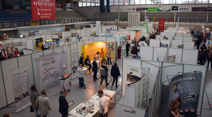 Die Wiedigsburghalle während eines früheren Forum Berufsstart (Foto: nnz-Archiv) Die Wiedigsburghalle während eines früheren Forum Berufsstart (Foto: nnz-Archiv)