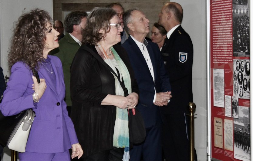 Ausstellungser&ouml;ffnung "Polizei in der Weimarer Republik" - v.l. Th&uuml;ringer Landtagspr&auml;sidentin Birgit Pommer (Die Linke) und Vizepr&auml;sidentin Dorothea Marx (SPD) (Foto: Eva Maria Wiegand)