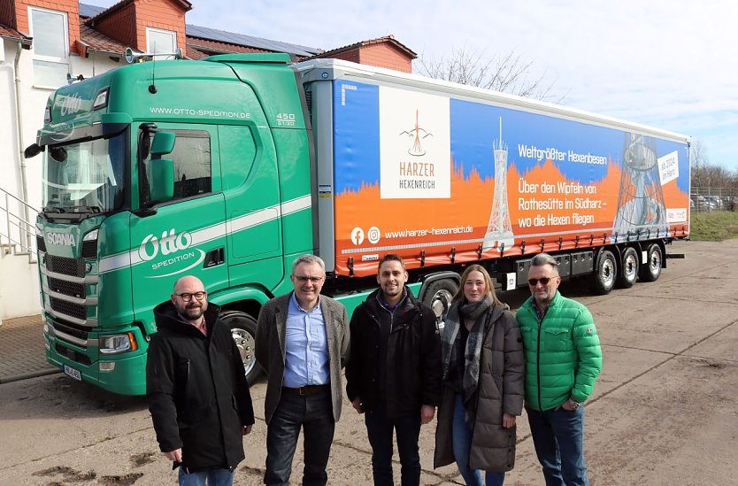 vl.: Michael Mohr, Gunnar Reuter, Marcus Otto, Gina Winkler, Hans-Dieter Otto (Foto: Pressestelle Landratsamt)