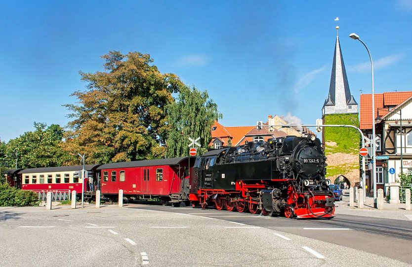 Mit Dampf in den Sommer: Der Sommerfahrplan der Harzer Schmalspurbahnen startet am 1. April und ist bis zum 31. Oktober gültig. (Foto: HSB/Dirk Bahnsen)