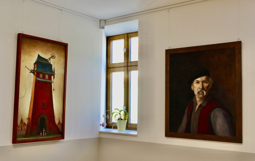 Sonderaustellung "Heimat und Sehnsucht" des Grafikers und K&uuml;nstlers Malers G&uuml;nther Jahn im Rathaus Foyer in Sondershausen  (Foto: Eva Maria Wiegand)