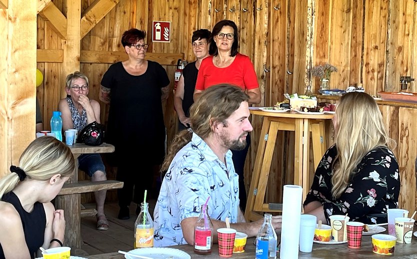 Pflegeeltern- und Pflegekinderfest auf der Funkenburg   (Foto: LRA Kyffh&auml;userkreis. Landr&auml;tin Antje-Hochwind-Schneider (SPD) Foto hinten rechts)
