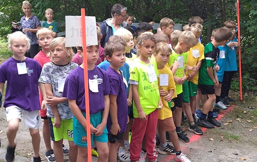 Crosslauf im Badew&auml;ldchen mit 500 Kindern (Foto: M.Fromm)