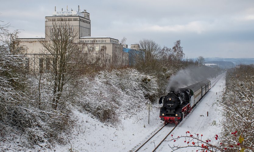 Dampfende Sonderfahrt im Schnee (Foto: Falk Hoffmann)