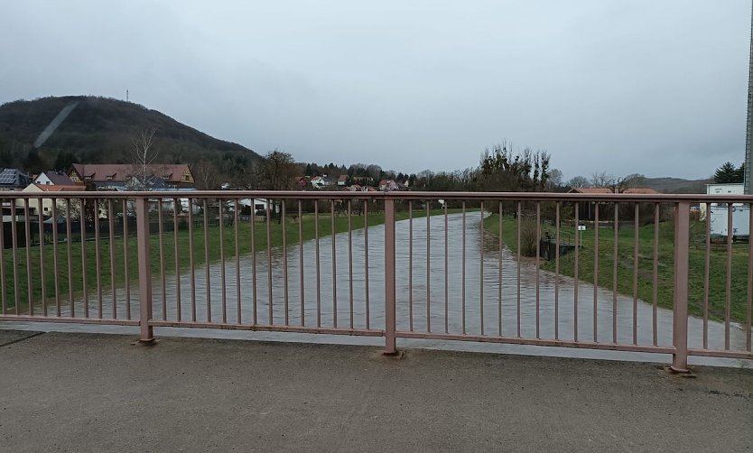 Die Wipperbr&uuml;cke am Stocksen heute Vormittag (Foto: T.Leipold)