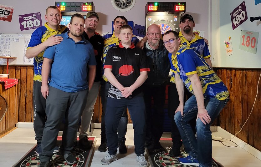 Dartchaoten Oberspier genießen weiteren Sieg (Foto: Thomas Peglow) Dartchaoten Oberspier genießen weiteren Sieg (Foto: Thomas Peglow)