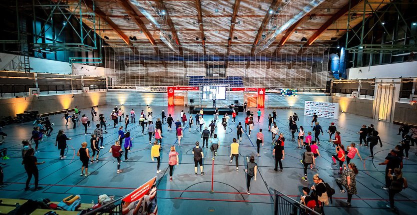Fitness Night f&uuml;r jederfrau und jedermann in der Wiedigsburghalle (Foto: Christoph Keil)