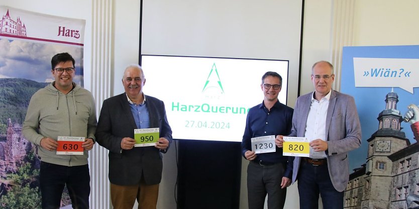 1.200 Starter erwartet man bei der 43. Harzquerung, die meisten wird man am 27. April am Ziel in Nordhausen willkommen hei&szlig;en. v.l.: Patrick B&ouml;rsch, Leiter des Kreissportbundes, Sportkoordinator Werner H&uuml;tcher, Lauforganisator Alexander Brune und Landrat Matthias Jendricke  (Foto: agl)