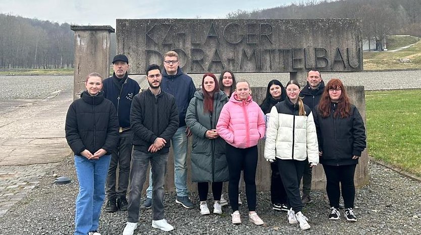 Auszubildende besuchten die KZ-Gedenkst&auml;tte (Foto: Kenneth B. Berger)