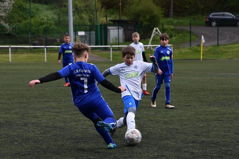 Mit Kantersieg zur Tabellenf&uuml;hrung (Foto: Claudia Mi&szlig;bach)