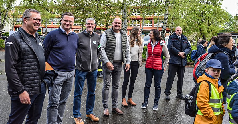 Hoher Besuch aus Politik und Wirtschaft beim 2. Nordth&uuml;ringer Erste Hilfe Wettbewerb des Jugendrotkreuzes in Sondershausen  (Foto: DRK Kyffh&auml;userverband e.V.)