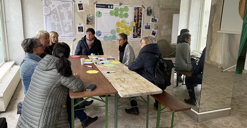 Anwohner beraten die Zukunft des Quartiers (Foto: S.Czerniak) Anwohner beraten die Zukunft des Quartiers (Foto: S.Czerniak)