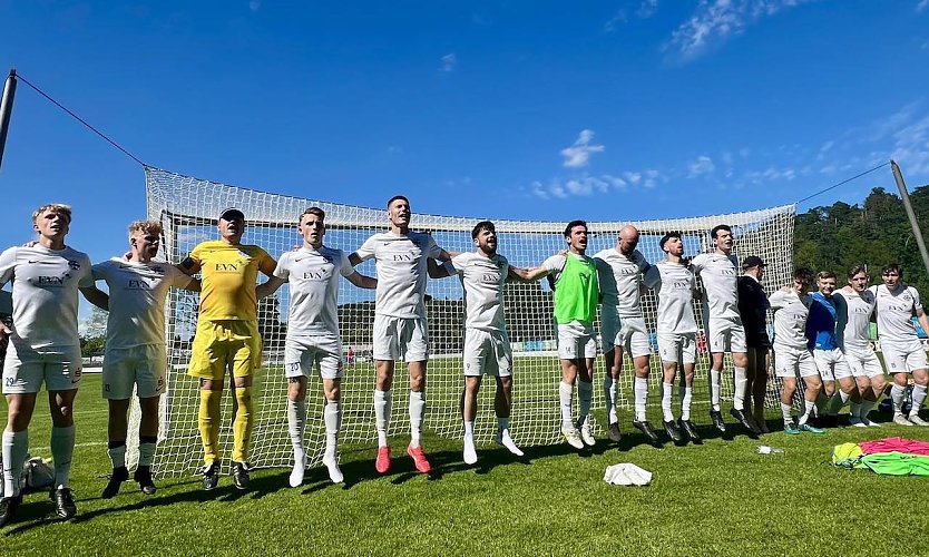 Allen Grund zu feiern: Wacker baut die gute Bilanz der letzten Wochen weiter aus  (Foto: FSV Wacker 90)