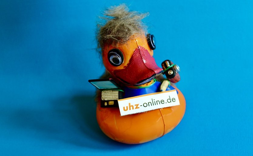 Unsere Zeitungsente rechnet sich gute Chancen beim Rennen aus  (Foto: Eva Maria Wiegand)