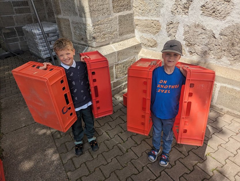 Beim B&uuml;cherflohmarkt am Wochenende ging viel Literatur weg, aber f&uuml;r den Kreiskirchentag bekommt noch ein paar Kisten voll (Foto: Frank Tuschy)