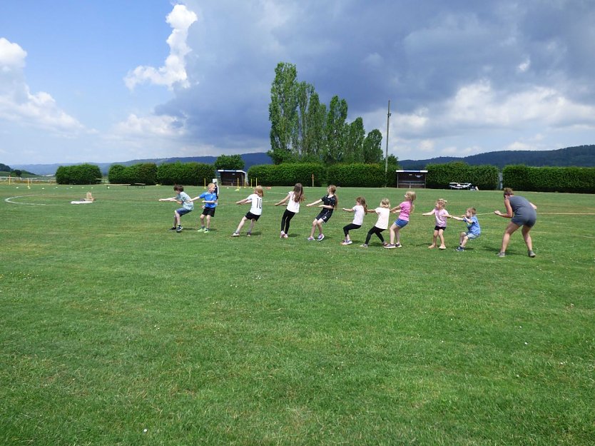 Tauziehen zum Sportfest 2023 (Foto: SV Herrmannsacker )