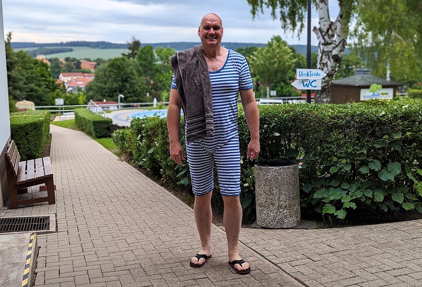 B&uuml;rgermeister von Sondershausen, Steffen Grimm beriet zum Anbaden im "Bergbad Sonnenblick" (Foto: Janine Skara)