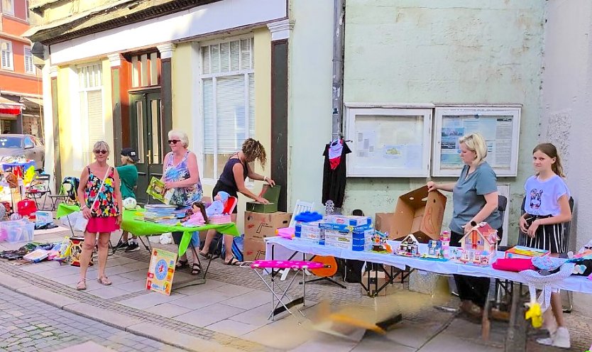 Kindertr&ouml;delmarkt in Sondershausen (Archiv) (Foto: MarktmeisterinH. Frau Schink&ouml;th-Heise)