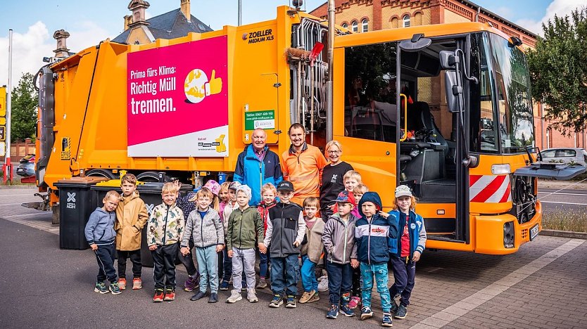 Erkl&auml;rung der M&uuml;lltrennung auch f&uuml;r die Kleinsten (Foto: J.Piper)