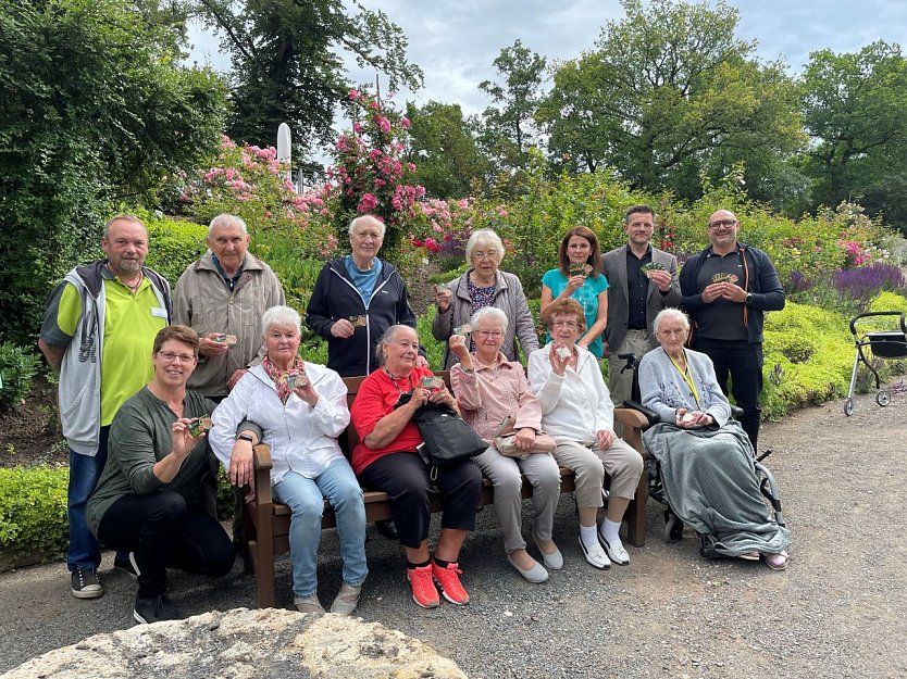 Wohnen mit Service am Dreierteich k&ouml;nnen k&uuml;nftig mit  Jahreskarten und Verzehrgutscheinen das Europa-Rosarium besuchen, erm&ouml;glicht wurde dies durch eine neue Kooperation. (Foto: Janett Koch)