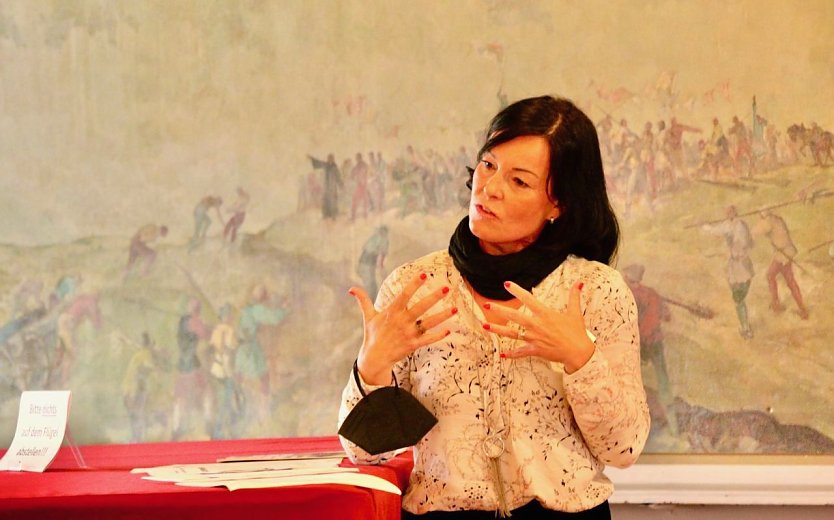 Katja Rudolph stellt sich im Oktober 2021 den B&uuml;rgerinnen und B&uuml;rgern von Bad Frankenhausen vor (Foto: Eva Maria Wiegand)