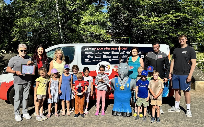 Übergabe des Böckchens (Foto: KSB) Übergabe des Böckchens (Foto: KSB)