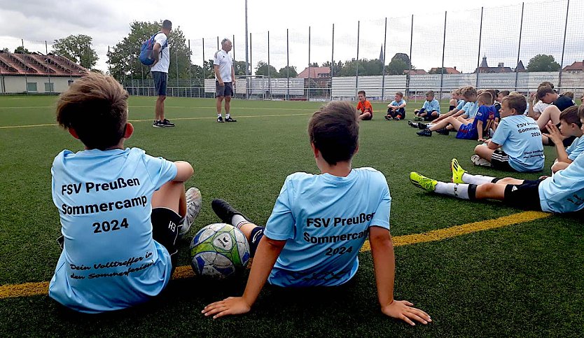 Erfolgreiches Sommer-Fußballcamp für 63 kleine Preußen (Foto: M.Fromm) Erfolgreiches Sommer-Fußballcamp für 63 kleine Preußen (Foto: M.Fromm)