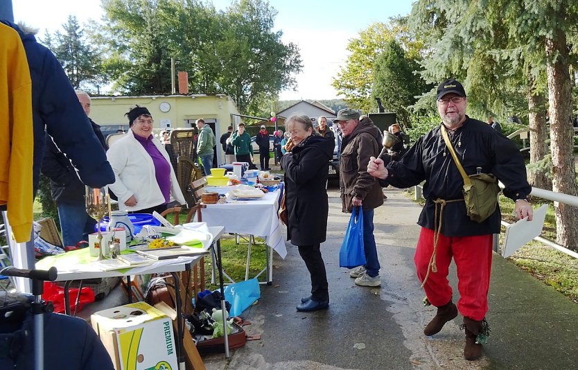 1. Flohmarkt im Naturschwimmbad in Heldrungen (Archiv) (Foto: Peter Keßler) 1. Flohmarkt im Naturschwimmbad in Heldrungen (Archiv) (Foto: Peter Keßler)
