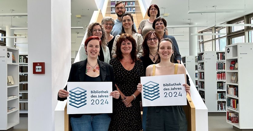 Das Team der Nordh&auml;user Stadtbibliothek "Rudolf Hagelstange" freut sich &uuml;ber die Auszeichnung (Foto: Stadtverwaltung Nordhausen)