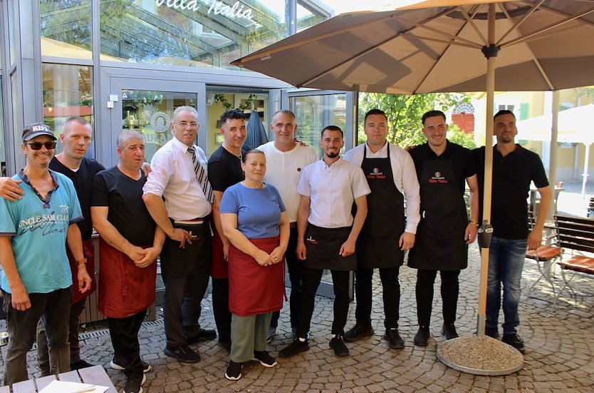 Das Team: Jens, Bleki, Venzo, Nino, Jecki, Hajri, Franco, Mimo, Beny, Erblin, Erblin (Foto: Eva Maria Wiegand)