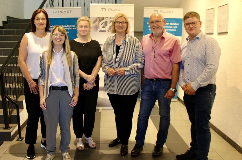 v.li.n.re. Landr&auml;tin Antje Hochwind-Schneider (SPD); Alexandra Wallroth (SPD); Anja Daniel (stellvertretende Betriebsleiterin); Ministerpr&auml;sidentin des Saarlandes; Frau Anke Rehlinger (SPD); Klaus Reizammer; Sascha Schwerdt.  (Foto: Eva Maria Wiegand)