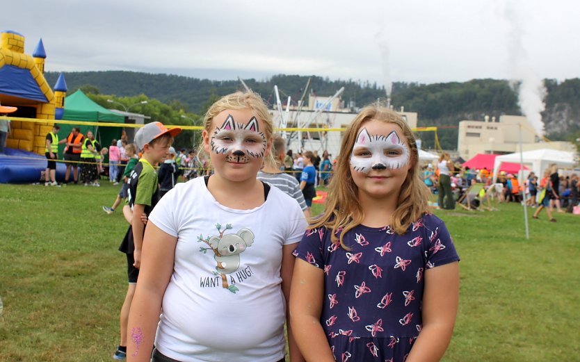 Auch diese beiden Katzendamen hatte ihren Spaß (Foto: oas) Auch diese beiden Katzendamen hatte ihren Spaß (Foto: oas)