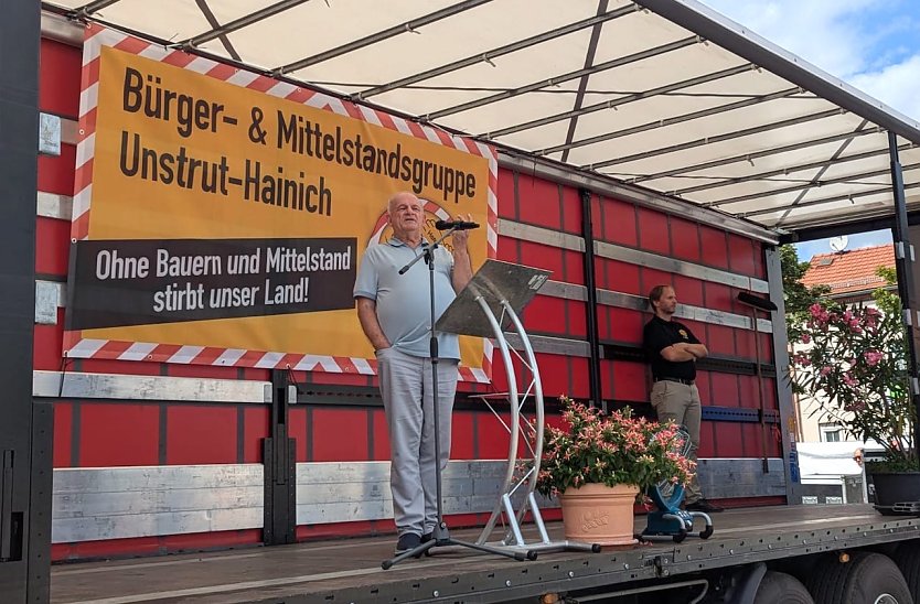 Peter Hahne sprach am Sonntag auf den Blobach in M&uuml;hlhausen (Foto: H.Kuhnert)