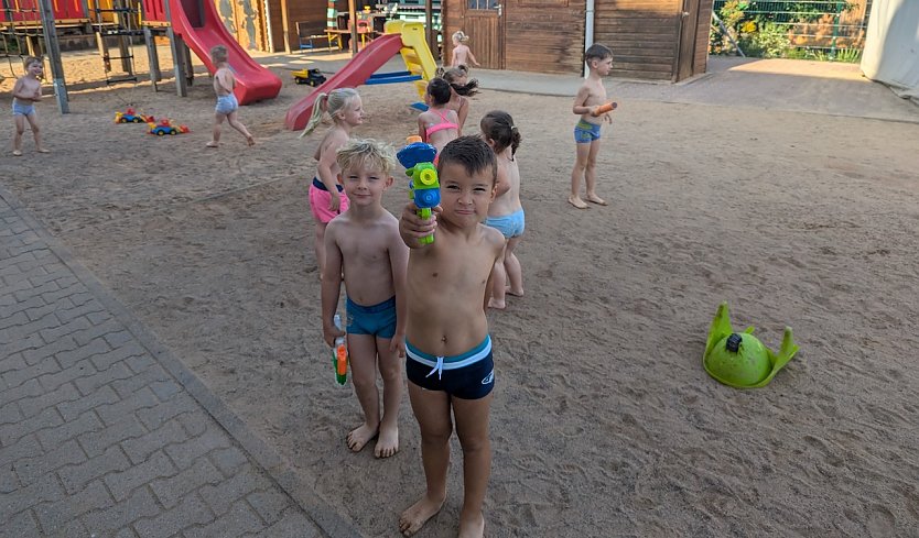 Spielspa&szlig; mit Wasser und Matsch in Auleben (Foto: Alexandra Otte)