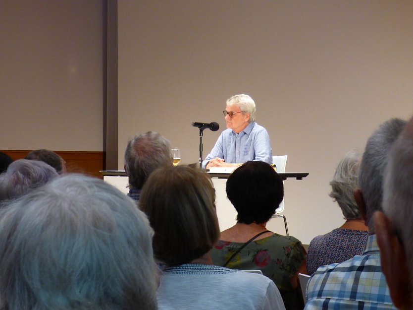 Lesung mit Bernd Lutz Lange im Ratssaal (Foto: Seidel)