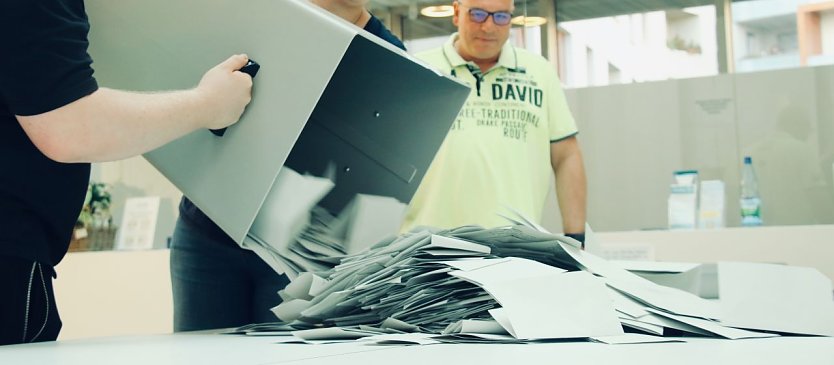 Es wird ausgez&auml;hlt (Foto: nnz)