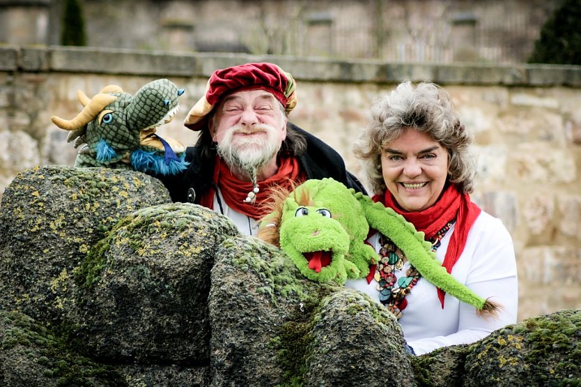 Die Spielleute Herzblut mit ihren Drachen Drops (Foto: Verein f&uuml;r lebendiges Mittelalter)