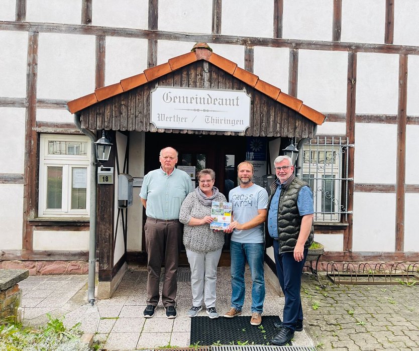 Die &Uuml;bergabe in Werther (Foto: Pressestelle Landratsamt)