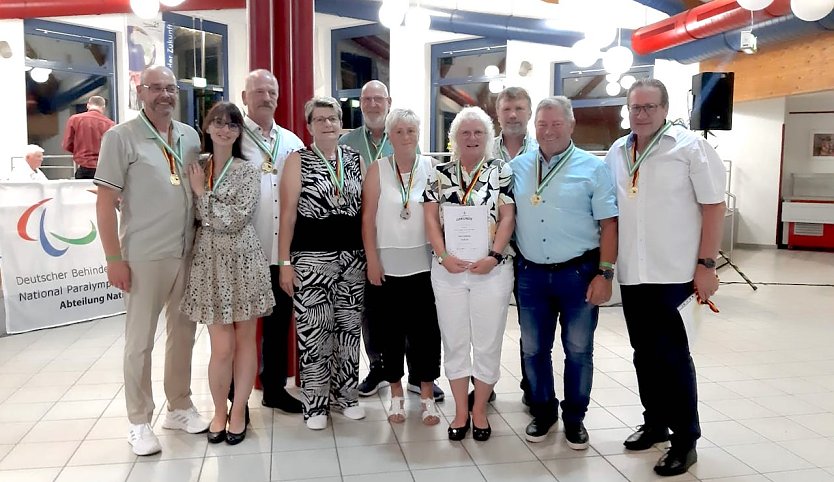 Bpsselerinnen und Bossler freuen sich &uuml;ber eine erfolgreiche Meisterschaft (Foto: Torsten Kawaletz)