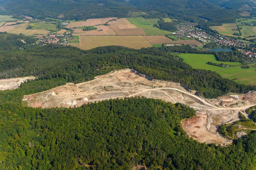 Zerst&ouml;rte Landschaft des Alten Stolbergs bei Stempeda und Uftrungen - wollen wir diesen Naturverlust auch in Sachsen-Anhalt fortsetzen?  (Foto: BUND/Stephan R&ouml;hl)