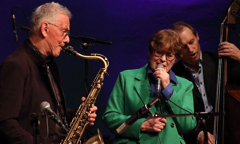 Urgesteine des Jazz: G&uuml;nther Fischer und Uschi Br&uuml;ning (Foto: (c)Uwe M&ouml;ckel)