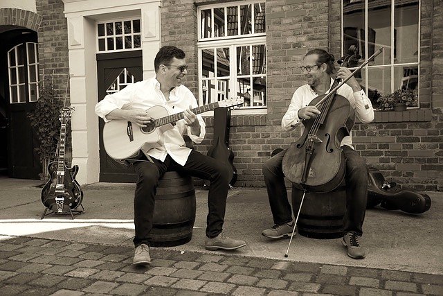 Weicker & Kohl spielen wieder in der Traditionsbrennerei (Foto: Thomas Kohl) Weicker & Kohl spielen wieder in der Traditionsbrennerei (Foto: Thomas Kohl)