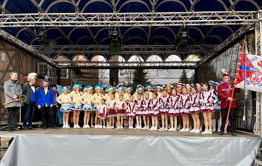 Schl&uuml;ssel&uuml;bergabe zum Karneval im vergangenen Jahr (Foto: Stadt Nordhausen)