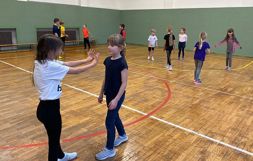 Selbstverteidigung in der Grundschule (Foto: Katharina Berger) Selbstverteidigung in der Grundschule (Foto: Katharina Berger)