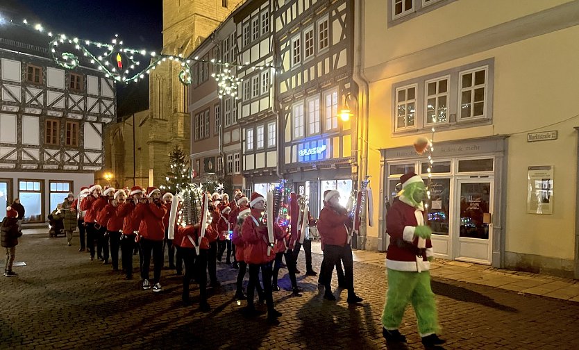 Einmarsch des Spielmannszugs in die historische Innenstadt (Foto: oas) Einmarsch des Spielmannszugs in die historische Innenstadt (Foto: oas)