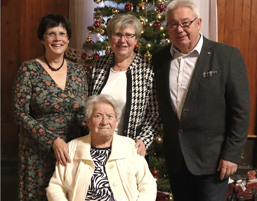 Adelheid M&uuml;ller feierte dieser Tage 100. Geburtstag und bekam dabei auch Besuch aus dem Rathaus (Foto: Stadt Nordhausen)