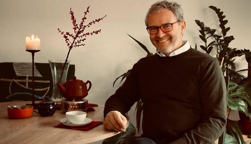 Im Gespräch mit Pfarrer Klemens Müller (Foto: agl) Im Gespräch mit Pfarrer Klemens Müller (Foto: agl)